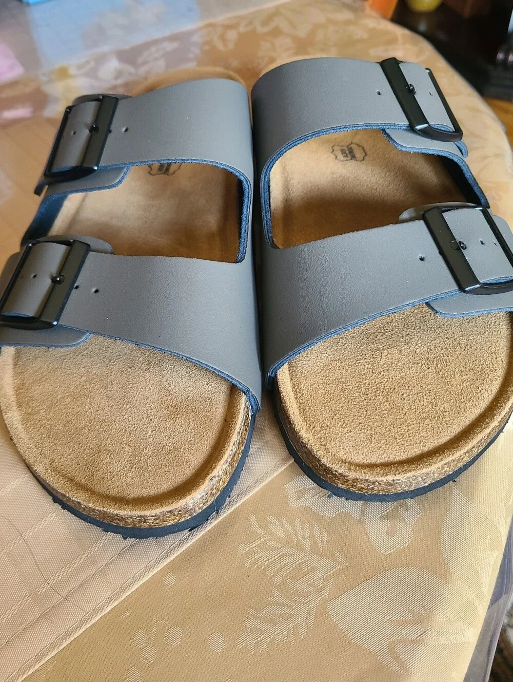 Greystone give feet